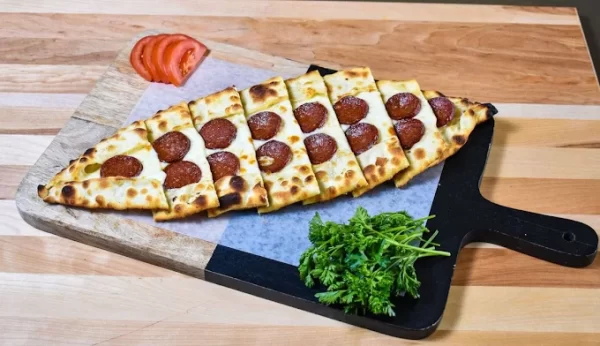 Sujuk & Cheese Pide